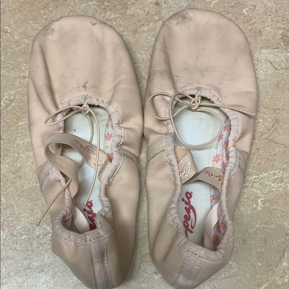 Women’s Ballet Shoes - Picture 1 of 4